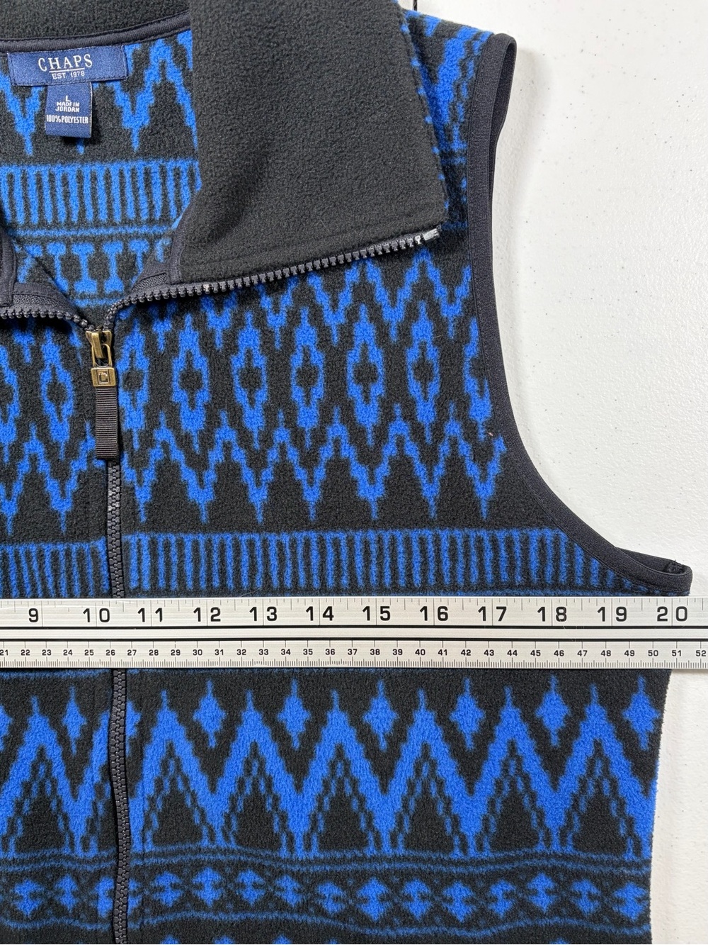 Chaps Black & Blue Nordic Geometric Zip-Front Fleece Vest (L) - Picture 4 of 8